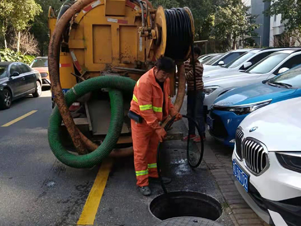 南溪排污管道清淤